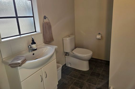 Studio Unit - bathroom